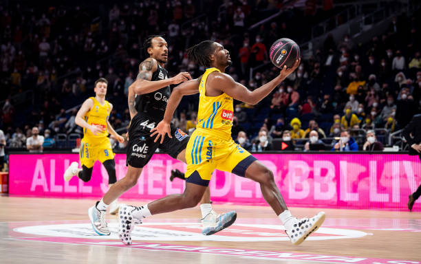 名年轻球员 名年轻球员